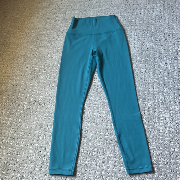 Athleta transcend 7/8 tight legging - Picture 4 of 9